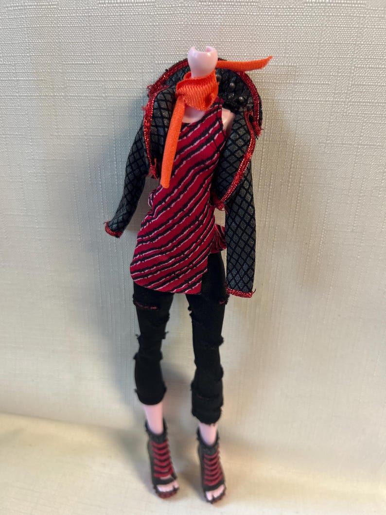Monster High Doll Toralei Stripe-G1- Authentic Mattel Monster High Clothes and Accessories,Monster High Shoes,jacket,pants,top,jacket, scarf