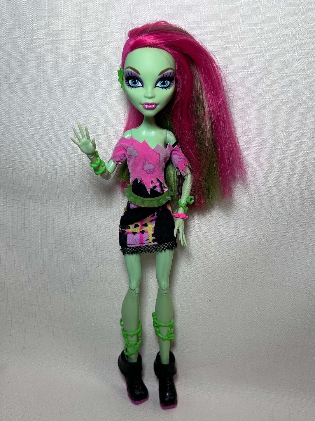 Monster High Doll Venus Mc Flytrap Musical Festival, Original Mattel Collectible Doll, Monster