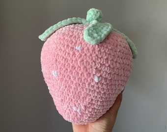Peluche fraise au crochet - Amigurumi fraise mignon