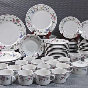 HUGE SET 84 PIECES! 1993 Farberware 225 Stoneware &quot;English Garden&quot; Floral Pattern French Country Cottage Farmhouse Kitchen