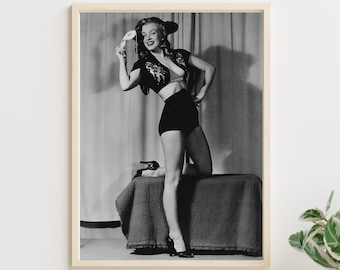 Marilyn Monroe | Beautiful Vintage Photo of Marilyn Monroe | Pin Up Art | Digital Download | Photography Retro Art Print | Beautiful Woman