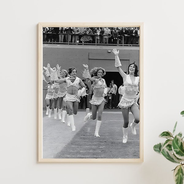 Robin Williams | Black and White Vintage Photo | Classic TV Show | Denver Broncos Cheerleaders | Retro Printable Wall Art | Funny Wall Art