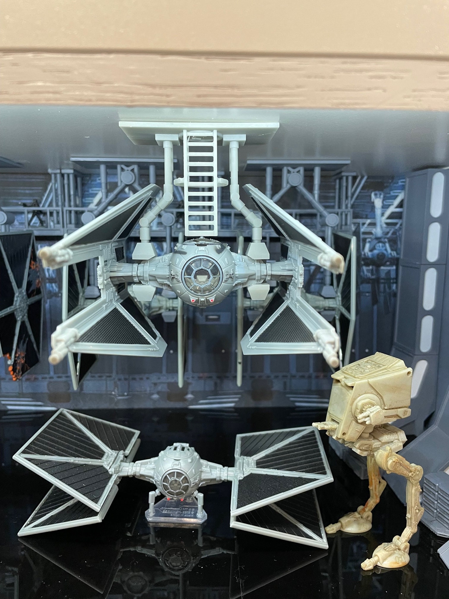 Tie Interceptor Horizontal Hanger