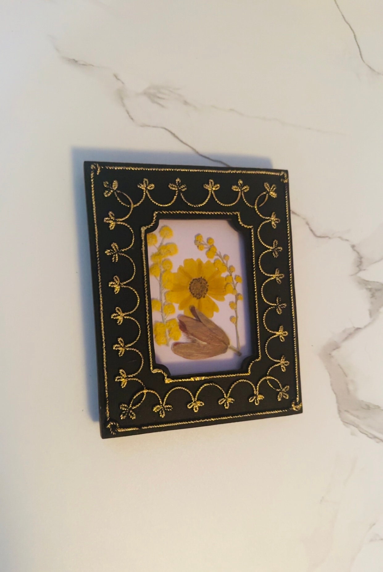 Antique Style Ornate Vintage Frame With Pressed Flowers the Perfect ...