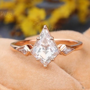 Kite Cut Moissanite Engagement ring Vintage Rose Gold Lab Diamond ring Kite cut Marriage ring Anniversary Wedding ring for Women gift