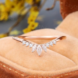 Marquise cut Diamond Curved wedding band Vintage Rose Gold ring Antique Diamond ring Delicate wedding band Stacking Marriage ring