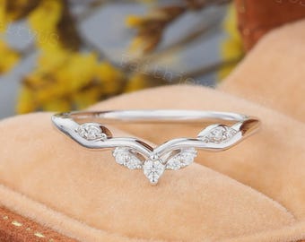 Vintage White Gold Curved wedding band Unique Diamond curved wedding band Celtic stacking Dainty band Anniversary Wedding ring for Women
