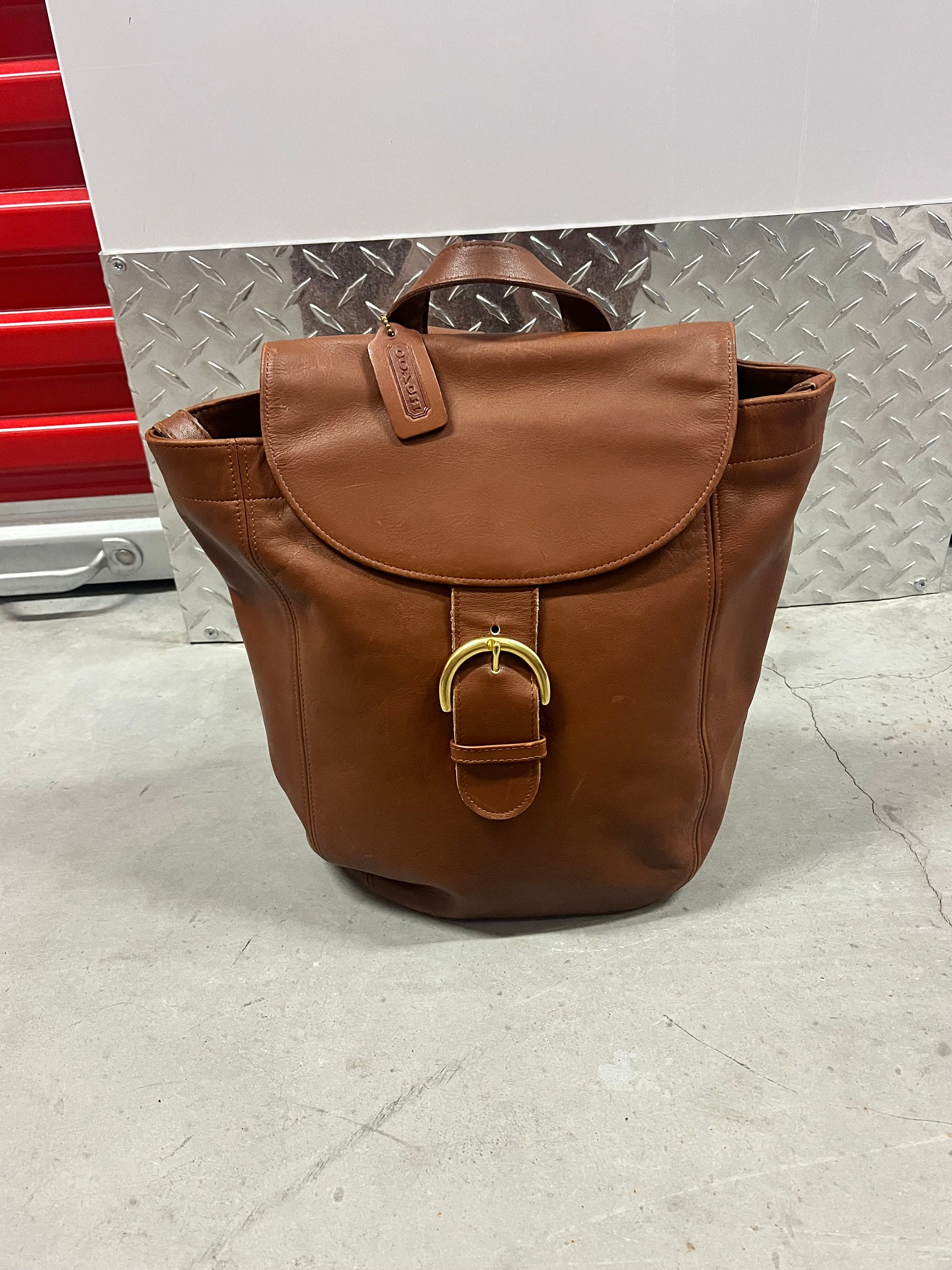 Vintage 90s Coach 4134 British Tan Leather Soho Back Sac
