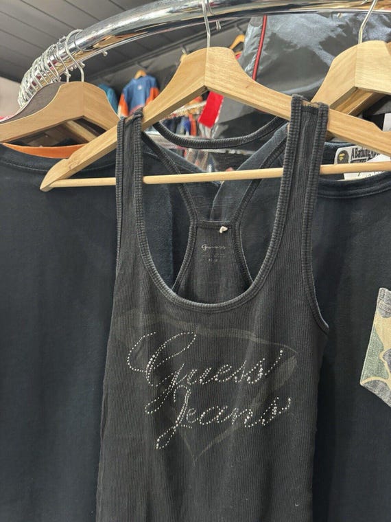 Camiseta sin mangas con espalda cruzada y estampado de diamantes de imitacion en color negro Guess Jeans vintage Y2K talla M Etsy Espana
