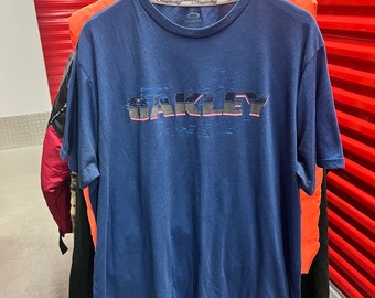 Oakley Retro Y2K Spellout Hombre Hydrolix Blue Graphic T-shirt Men’s Size XXL