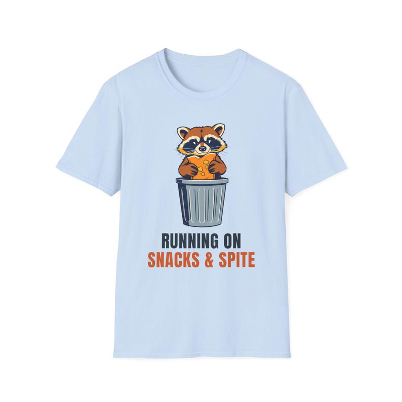 Running On Snacks and Spite Raccoon T-Shirt, Funny Trash Panda Tee afbeelding 6