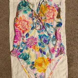 Juniors&#39; Sandflower Floral Halter One-Piece Swimsuit / Bathing Suit - Size XL