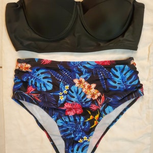 Hensard Women&#39;s 2 Piece Tropical Halter Push Up Bikini Swimsuit / Swimwear - Large