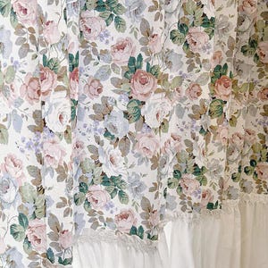 Rideau semi-obscurcissant rose, panneau d&#39;intimité floral romantique avec bordure à volants, rideaux à fleurs Famhouse pour chambre de fille, 1 panneau