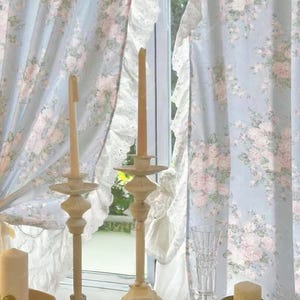 Rideaux à fleurs bleu romantique, rideaux imprimé ferme, panneau de fenêtre de cottage vintage avec bordure en dentelle, décoration de chambre pastel, 1 panneau