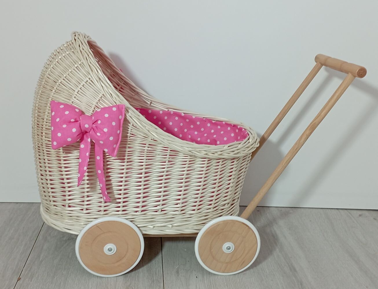 レトロ人形用ベビーカー、ナチュラルなおもちゃ、女の子への初めての