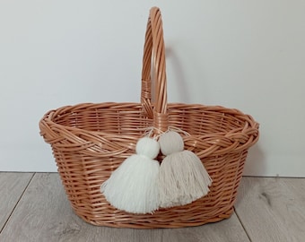 Wicker basket in Natural color with fringes, Easter, basket for trinkets, Children MK 16