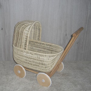 Kinderwagen voor poppen gemaakt van riet en beukenhout in de kleur Ecru, Peuterkinderwagen, Poppenwagen, Rieten poppenwagen, Rieten poppenwagen WN 07