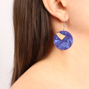 Elegant Round Earrings With Royal Blue Resin And Olive Wood, Stylish Dangling Jewelry For Trendy Women, Bohemian Chic Style Accessories Gift