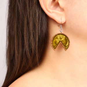 Stylish Dangle Earrings From Gold Resin And Wooden Frame, Round Recess Earrings, Wood And Resin, 5th Anniversary Gif, Valentine&#39;s Day Gift