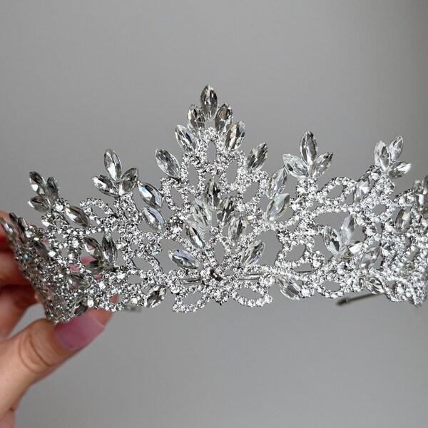 Leaf Rhinestone Bridal Tiara, Leaf Hair Accessory for Wedding, Leaf Wedding Tiara, Rhinestones, Bridal Crown