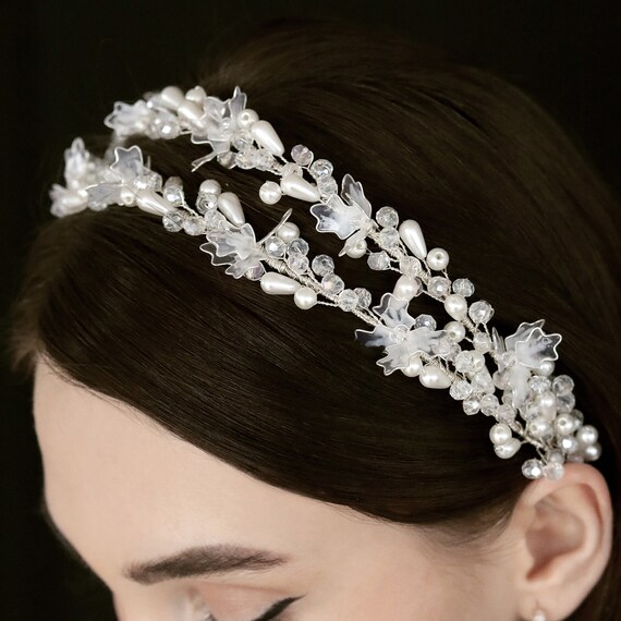 Floral Pearl Bridal Tiara: Rhinestone Flower Wedding Hair  display picture 3