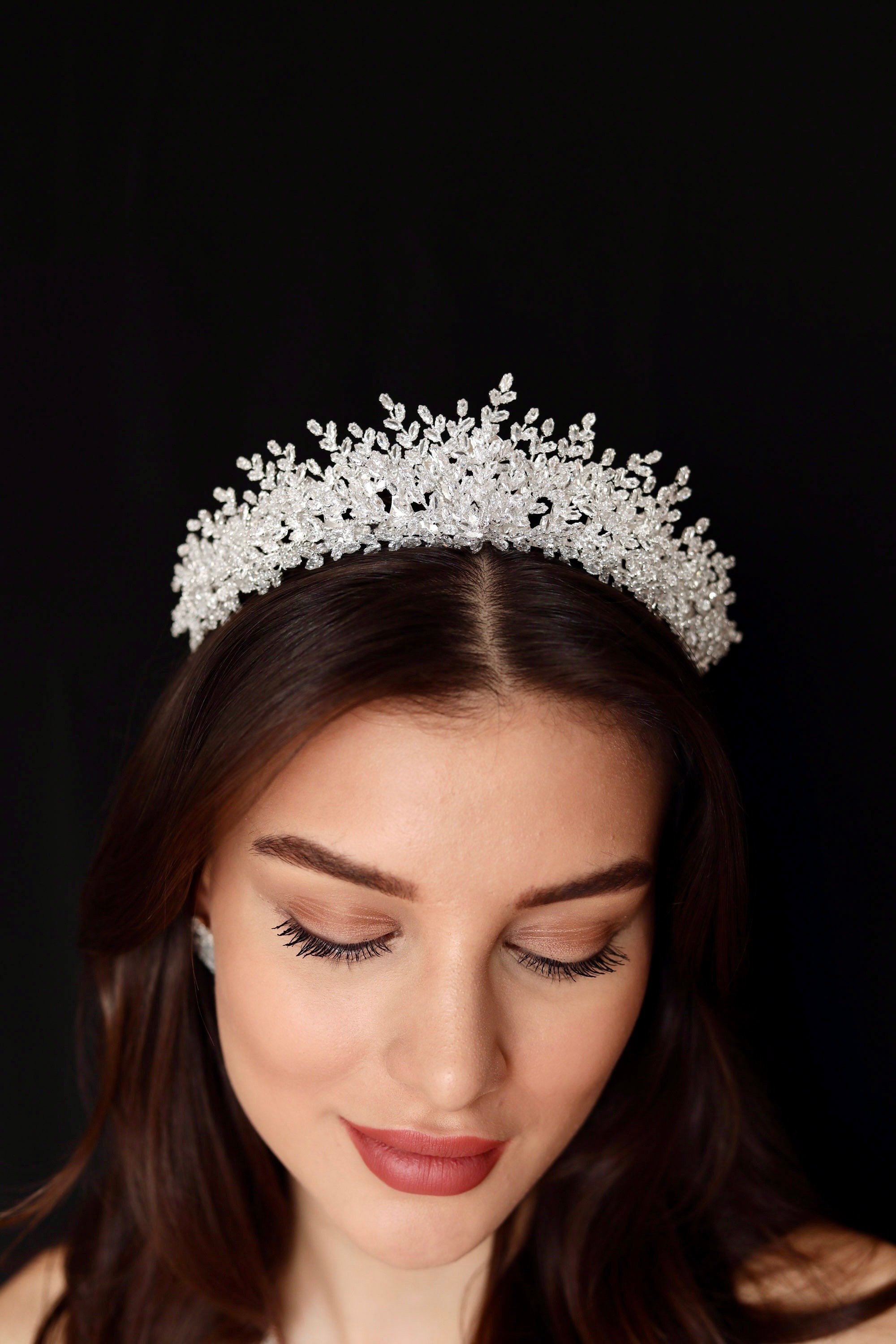 Sparkling Crystal Leaf Bridal Hair Crown – Elegant Wedding Tiara Bridal headband for wedding,Bridal Headpiece,Elegant Wedding  main image 3
