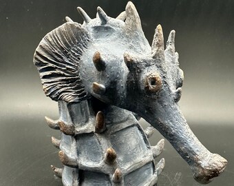 Dragon des mers, sculpture en céramique