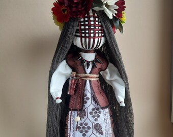 Ukrainische burgunderrote handgemachte Puppe, traditionelle Puppe auf dem Holzständer, Amulett für Zuhause, einzigartiges Wohndekor, Regaldekoration, Geschenk für Freund