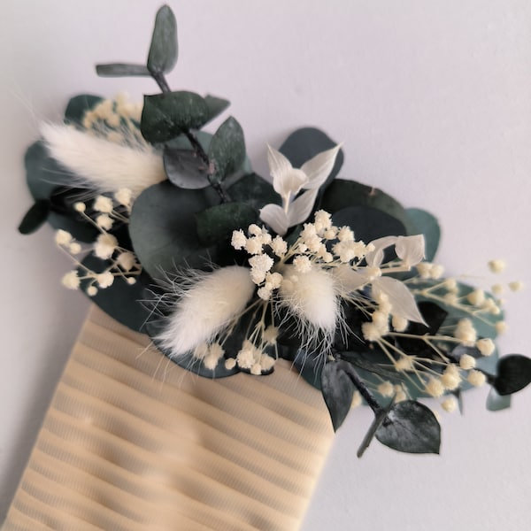 Taschenboutonniere für die rustikale Hochzeit, Waldkräuterblumen, Groomsmenknopfloch, konservierter Eukalyptus Schleierkraut