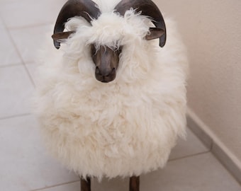 Otomana de lujo con forma de carnero, mueble escultural, taburete de piel de oveja, pieza llamativa, silla de diseño con forma de animal, decoración artística para el hogar, estilo Lalanne