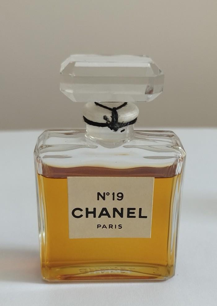 Chanel No 19 Vintage - Etsy