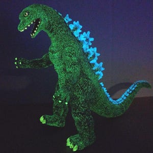 Repainted vintage Imperial Godzilla figure - Custom &#39;Glow-in-the-Dark&#39; version