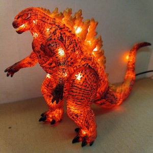 Night Light Burning Godzilla - 6&quot; vinyl figure repainted and customized with LED lights (2019 &#39;Godzilla King of the Monsters&#39; version)