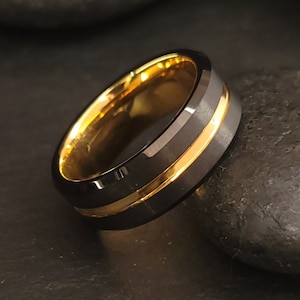 Men&#39;s 8mm Black Tungsten Carbide Wedding Ring with Gold colored inlay - Includes FREE Silicone Ring with purchase