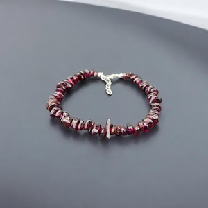 Natural Red Garnet Beaded Bracelet, Garnet Chips Bracelet, Dainty Gemstone Necklace for Women, Waterproof Crystal Bracelet, Healing Jewelry