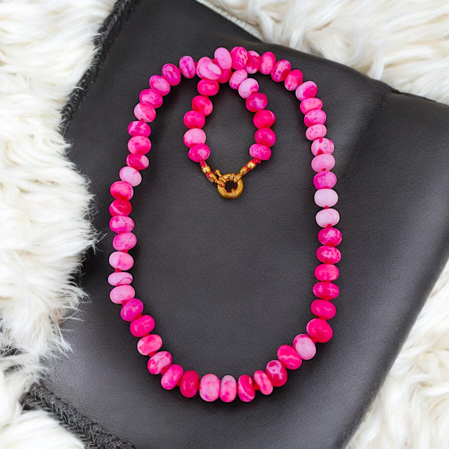 ピンクのペルー産オパールビーズのノットネックレス、8 mm のホット