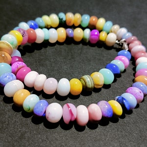 ピンクのペルー産オパールビーズのノットネックレス、8 mm のホット