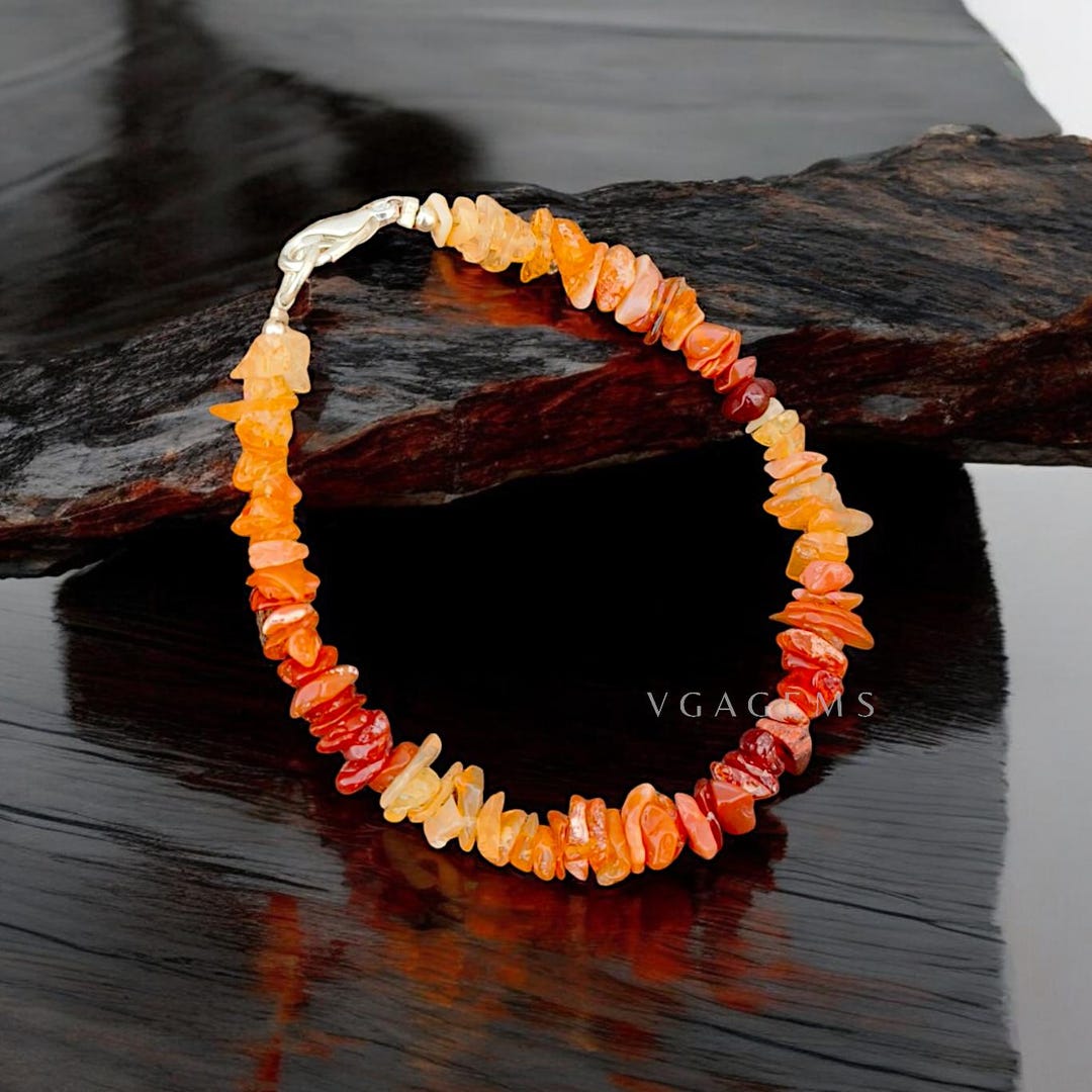 本物のメキシコ産ファイヤーオパールのカットされていないチップ