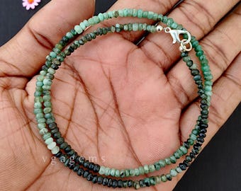 ザンビア産天然エメラルドビーズネックレス：手作りビーズの宝石