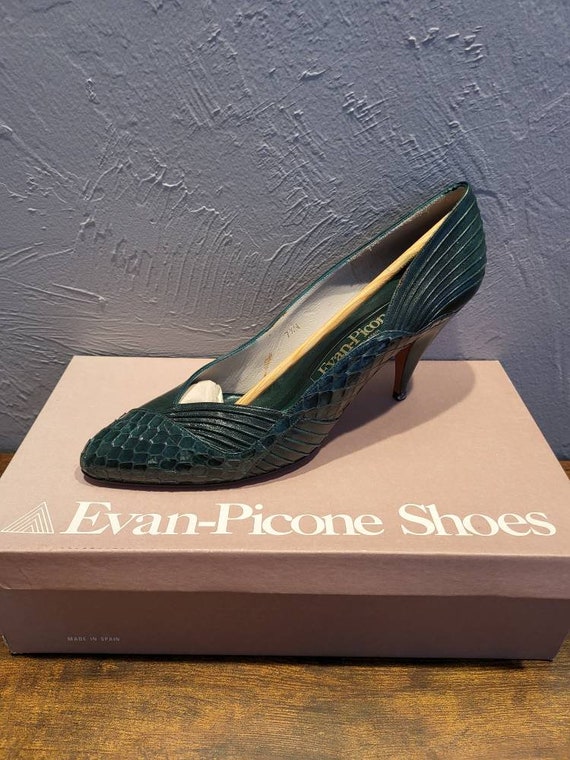 Vintage Evan Picone shoes. Woman's size 7.5