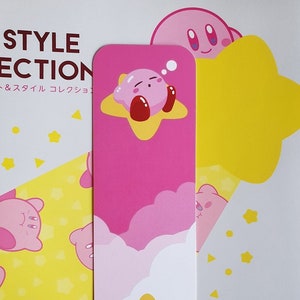 Kirby im Traumland Lesezeichen - Glanz Lesezeichen Glänzende Seidenrückseite / Süßes Traumland