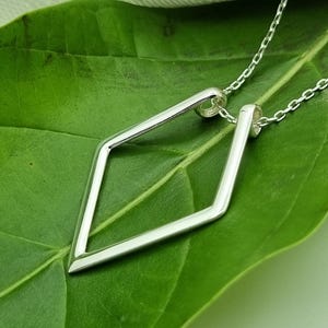Geometric Ring Holder Necklace, Christmas Gift For Her, Engagement Ring Keeper, Wedding Ring Holder, Elegant Jewelry, Minimalist Pendant.