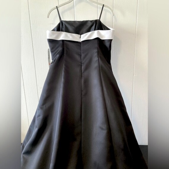 Vintage Strapless Ruffle Hem Satin Party Dress