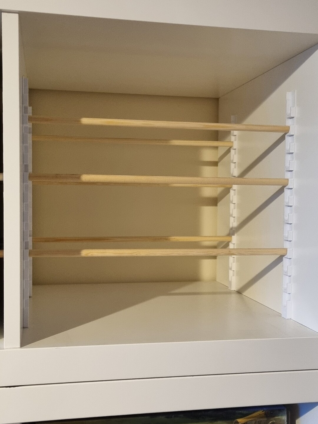 Adjustable Shelf Single Row Inserts Cube Shelving for Board Games