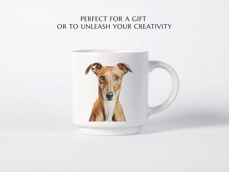 Puede incluir: Taza de cer&aacute;mica blanca con una ilustraci&oacute;n de un perro marr&oacute;n y blanco. El perro est&aacute; mirando directamente al espectador. La taza tiene un asa en el lado derecho.