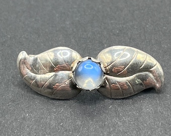 Broche Art Nouveau antique en argent avec corail avec lune
