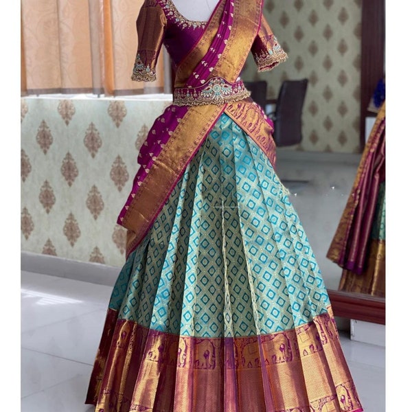 Demi-sari Lehenga en soie de créateur Kanjivaram avec chemisier en soie Banarasi Mariage sud de l'Inde pour femme Saree Lengha Classic Wear Lehenga pour femme