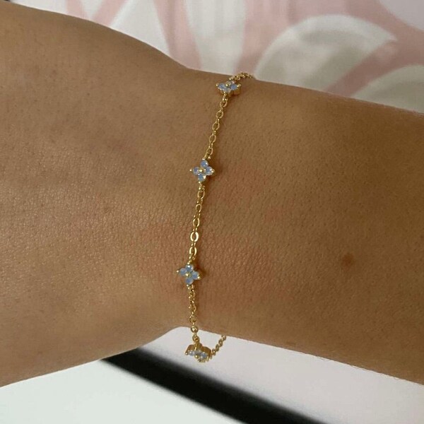 Blue Pearl Daisy Bracelet, Blue Pearl Bracelet, Blue Pearl Flower Bracelet, Cute Pearl Flower Bracelet, Dainty Gold Bracelet