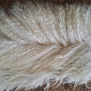 Ziegenhaar auf der Haut, Naturlocken von Ziegen, für handgefertigte Puppenhaare, Mohair für Puppen, Angoralocken.//04//